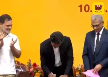 பதவியேற்ற உடனே அதிரடி: 200 யூனிட் இலவச மின்சாரம் உட்பட 3 முக்கிய கோப்புகளில் முதல்வர் விஜய் கையெழுத்து!