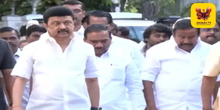திடீர் திருப்பம்: திமுக கூட்டணியில் இருந்து வெளியேறிய தோழமைக் கட்சிகள் – உள்ளாட்சித் தேர்தலில் தனித்துப் போட்டியிட மு.க.ஸ்டாலின் அதிரடி முடிவு!