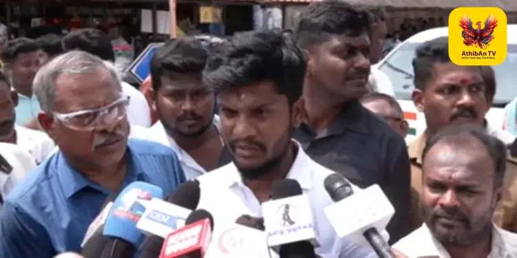 “தமிழகக் கோயில்களில் பக்தர்களுக்கான அடிப்படை வசதிகள் முழுமையாக மேம்படுத்தப்படும்” – திருச்சி திருவானைக்காவல் கோயிலில் அறநிலையத்துறை அமைச்சர் ரமேஷ் அதிரடி ஆய்வு!