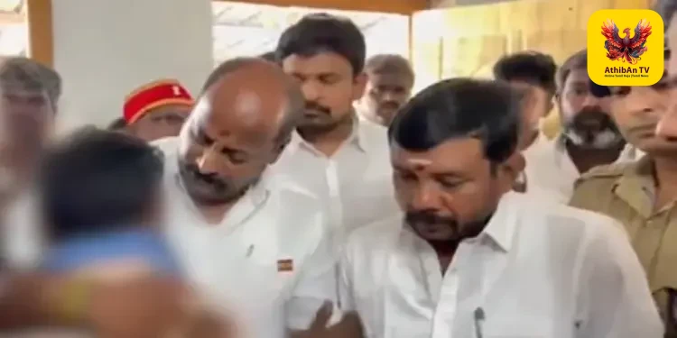 கோவை சிறுமி படுகொலை: சேலத்திற்கு நேரில் சென்று அமைச்சர்கள் ஆறுதல் – ரூ. 7 லட்சத்திற்கான நிதியுதவிக் காசோலையை வழங்கி, முதலமைச்சர் விஜய் தொலைபேசியில் நெகிழ்ச்சி பேச்சு!