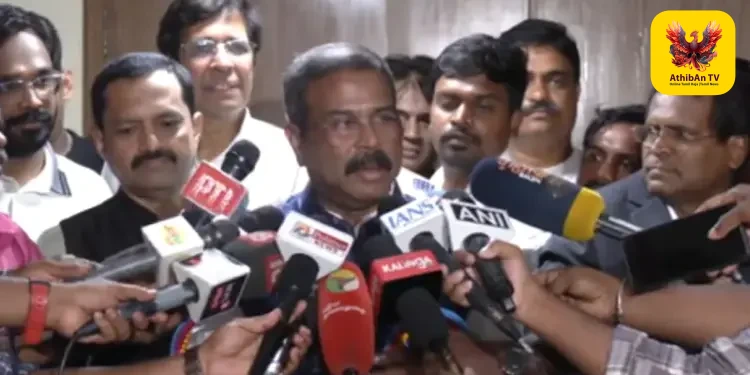 “மக்கள் விரோத அரசியலால் தமிழக மக்களின் நம்பிக்கையை திமுக இழந்துவிட்டது” – சென்னையில் மத்திய அமைச்சர் தர்மேந்திர பிரதான் அதிரடி பேட்டி; புதிய முதல்வர் விஜய்க்கு வரவேற்பு!
