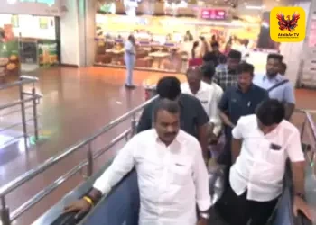 “தனியார் வாகனங்களைக் குறைத்து பொதுப் போக்குவரத்தைப் பயன்படுத்துங்கள்!” – சென்னையில் எரிபொருள் சிக்கன விழிப்புணர்விற்காக மெட்ரோவில் பயணித்த மத்திய அமைச்சர் எல். முருகன்!