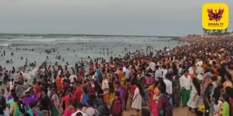 “அரோகரா முழக்கத்துடன் லட்சக்கணக்கான பக்தர்கள் திரண்டனர்” – திருச்செந்தூரில் வைகாசி விசாகத் பெருவிழா கோலாகலம்: கடலில் புனித நீராடி சுவாமி தரிசனம்!