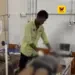 தெலங்கானாவில் கொடூரம்: காதலிக்க மறுத்த இளம்பெண்ணின் கழுத்தை அறுத்த வாலிபர் – பொதுமக்களின் தர்ம அடியில் உயிரிழப்பு!