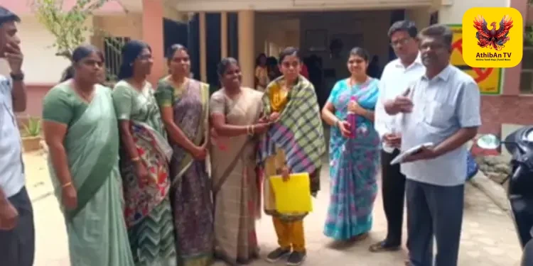 துணி வியாபாரியின் மகள் சாதனை: 10-ஆம் வகுப்பு பொதுத்தேர்வில் 496 மதிப்பெண்கள் பெற்றுப் பழனி அரசுப் பள்ளி மாணவி
