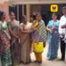 துணி வியாபாரியின் மகள் சாதனை: 10-ஆம் வகுப்பு பொதுத்தேர்வில் 496 மதிப்பெண்கள் பெற்றுப் பழனி அரசுப் பள்ளி மாணவி