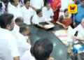 இபிஎஸ் உடன் வேலுமணி சந்திப்பு: சபாநாயகரிடம் மனுக்களைத் திரும்பப் பெற்று ‘ஒன்றிணைந்தது’ அதிமுக!