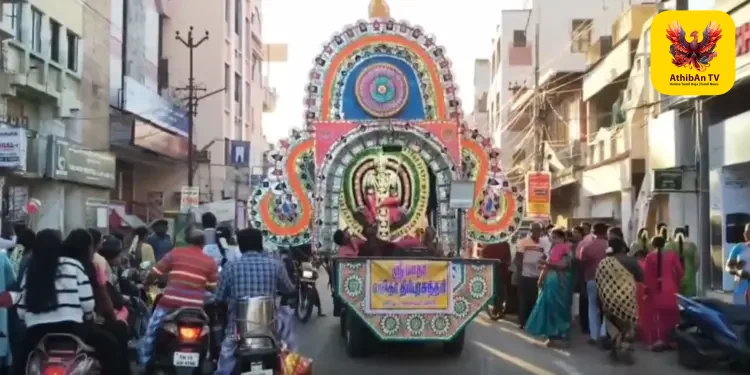 வைகாசி மாதத்தை முன்னிட்டு வரலாற்றுச் சிறப்புமிக்க தஞ்சாவூரில் முத்துப்பல்லக்கு விழா கோலாகலம்!