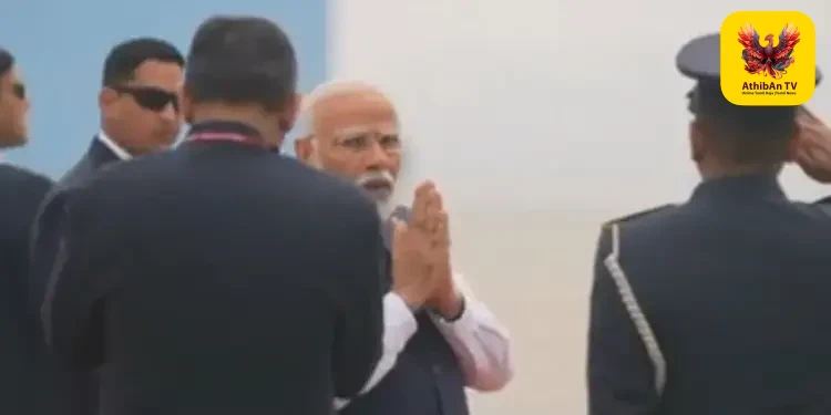 ஜி7 மாநாட்டில் பங்கேற்கப் பிரான்ஸ் புறப்பட்டார் பிரதமர் மோடி: சர்வதேசத் தலைவர்களுடன் இருதரப்பு உறவுகள் குறித்து அதிரடிப் பேச்சுவார்த்தை!