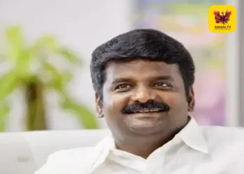 புதுக்கோட்டை அதிமுக அலுவலக சாவி புதிய செயலாளரிடம் ஒப்படைப்பு: விஜயபாஸ்கர் படம் அகற்றம்!