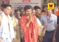 கொல்லூர் மூகாம்பிகை கோயிலில் தமிழக முதலமைச்சர் விஜய் அதிரடி தரிசனம்: 1.6 கிலோ வெள்ளி வாள் காணிக்கை!