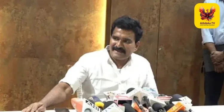 திருப்பரங்குன்றம் மலையில் தீபம் ஏற்றக் கோரி அமைச்சர் நிர்மல்குமாரிடம் கிராம மக்கள் நேரில் மனு!