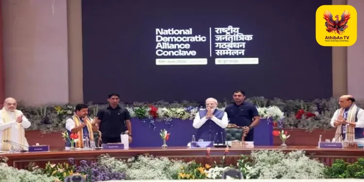 டெல்லியில் நடைபெற்ற என்.டி.ஏ கூட்டணி கூட்டம்: மிக நீண்டகாலப் பிரதமர் சாதனை படைத்த மோடிக்கு தலைவர்கள் திரண்டு பாராட்டு!