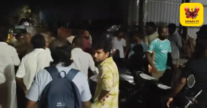 சென்னை ராமாபுரத்தில் நள்ளிரவில் அதிரடிச் சாலை மறியல்: தொடர் மின்வெட்டால் ஆத்திரமடைந்த பொதுமக்கள் தவெக அரசுக்கு எதிராகப் போராட்டம்!