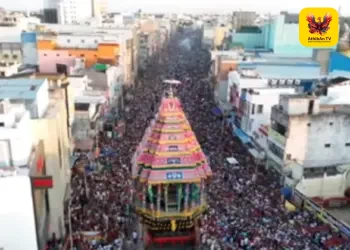 காஞ்சிபுரம் வரதராஜ பெருமாள் கோயில் வைகாசி பிரம்மோற்சவ தேரோட்டம்: அமைச்சர்கள் வடம் பிடித்தனர்!