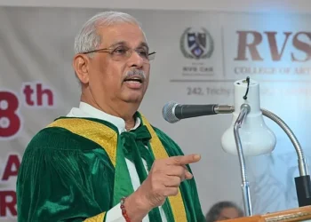 ஆளுநர்