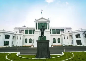 ஆளுநர் மாளிகை முற்றுகை போராட்டம்