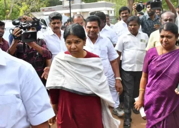 கனிமொழி