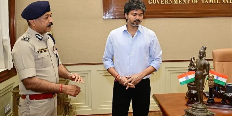 Chief Minister Vijai viewed the Thirumangai Alvar idol retrieved from London. Chief Minister Vijai viewed the Thirumangai Alvar idol retrieved from London.