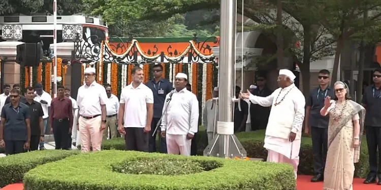 Did Sonia Gandhi disrespect the ‘Vande Mataram’ song