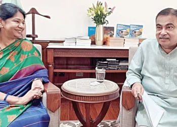 Kanimozhi meets Katkari