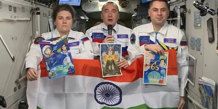 Russian cosmonauts conveyed greetings to India from the International Space Station.