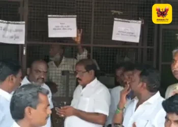 விருத்தாசலத்தில் பரபரப்பு: டாஸ்மாக் கடையை ஆய்வு செய்யச் சென்ற பிரேமலதா – ஊழியர்கள் மற்றும் தேமுதிகவினர் இடையே கடும் வாக்குவாதம்!